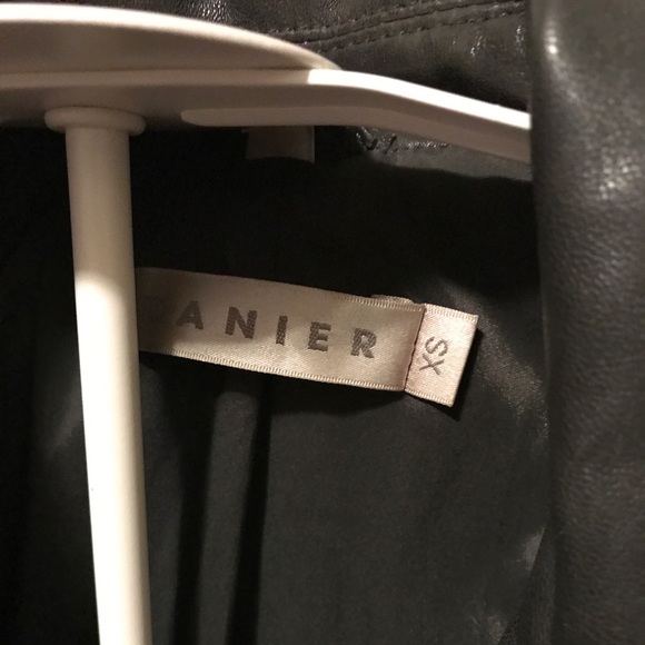 Danier grey leather biker jacket (xs) preloved - Picture 6 of 7